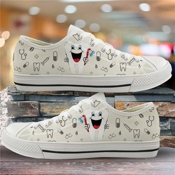 ELVISWORDS Sneakers Women Low Top Casual Canvas